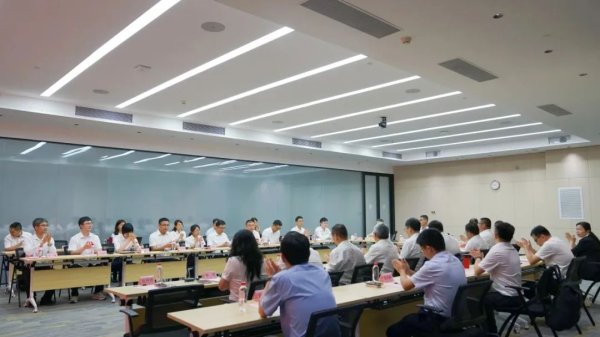 在线配资开户 【晟聚人才】“中金岭南博士团”产研融合主题论坛在广晟学创中心举行